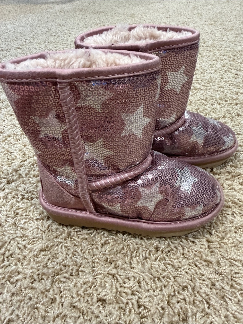 Ugg Short II Sequin Star Boots Pink Size 10 Toddler/Kids